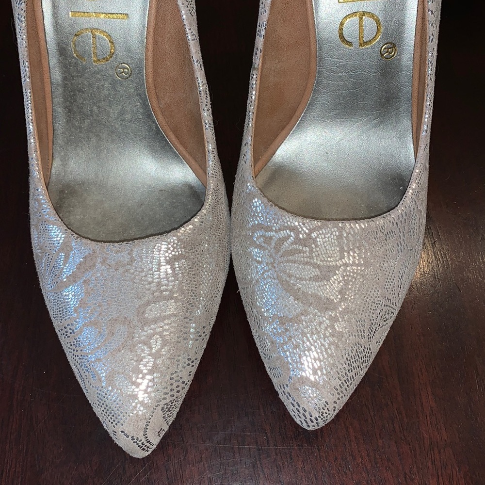 Women’s Nicole pump size 7